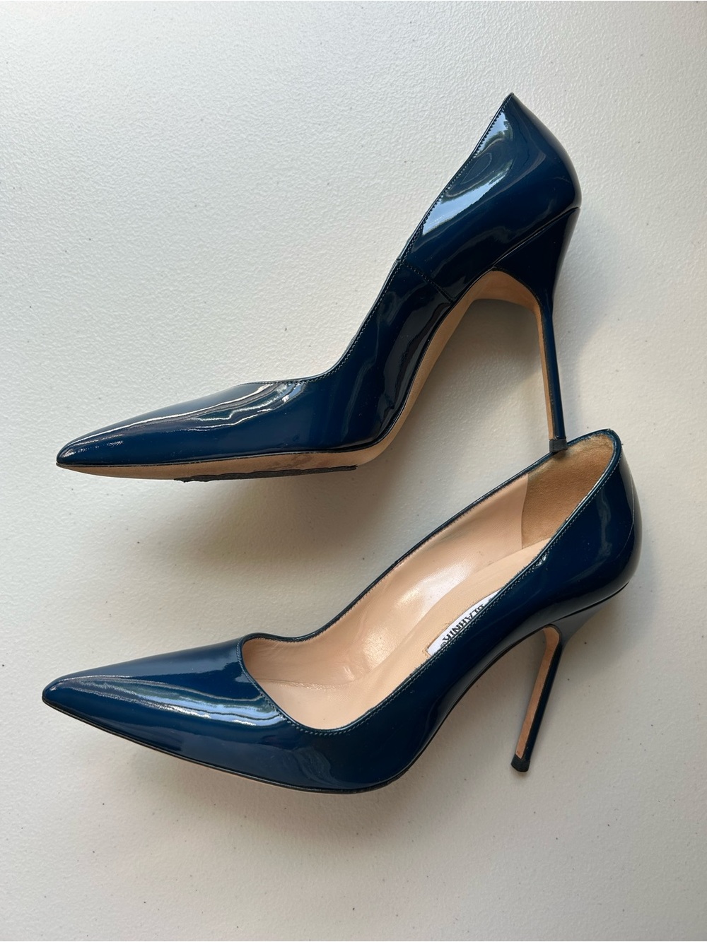 Manolo Blahnik BB 105 Patent Leather Pumps EU 38 Blue Pointed Toe Heels